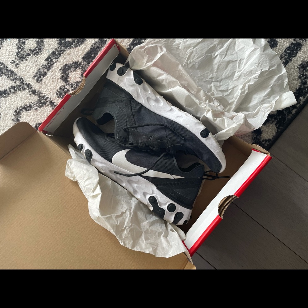 NIKE REACT ELEMENT 55